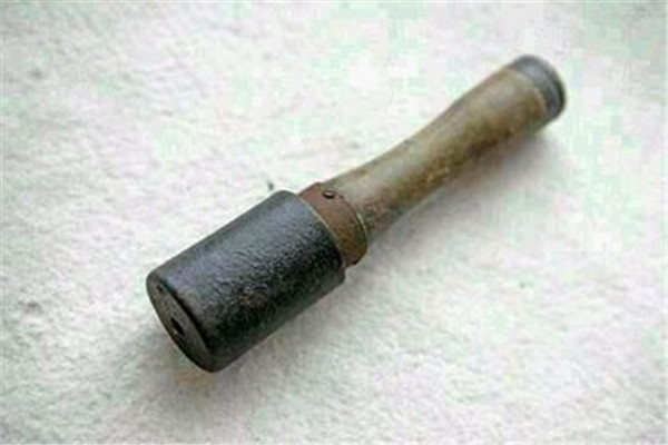 《穿越火线》手雷大全